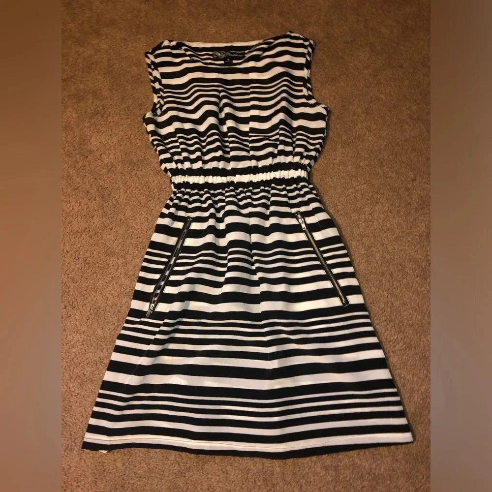 Feathers Small Black White Striped Dress Elastic Waist & Zipper Pockets - Picture 4 of 4